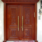 דלתות עץ מעוצבות לבית | עבודות נגרות