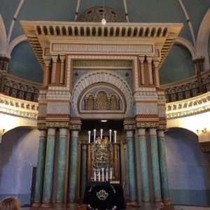 בתי כנסת עתיקים מסביב לעולם